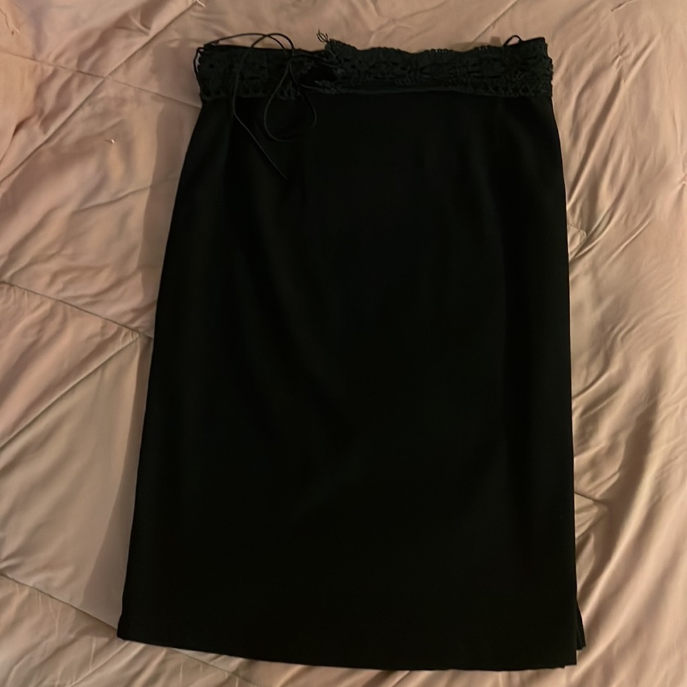 Women’s Trendy Chic Fashion Skirt - Black / Size M